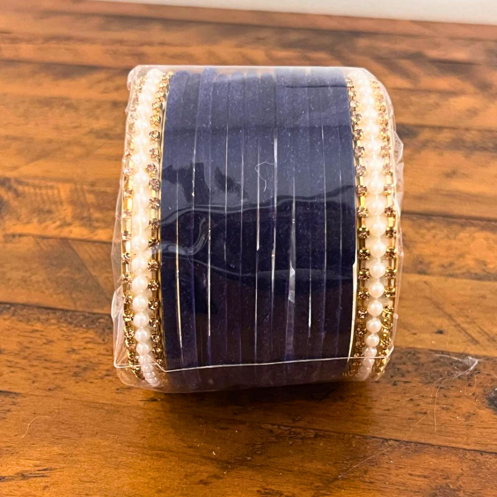 Classic Velvet Glass Bangles Set