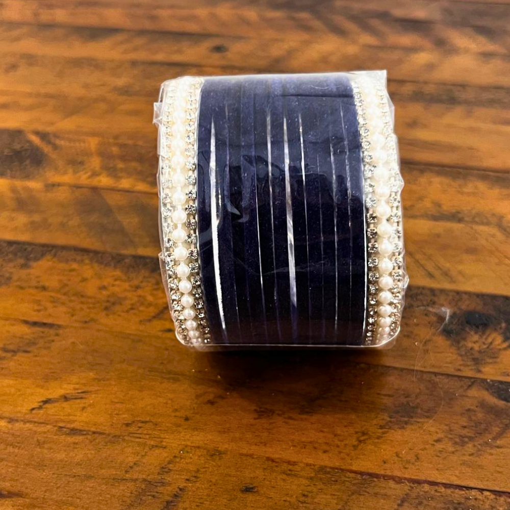 Classic Velvet Glass Bangles Set