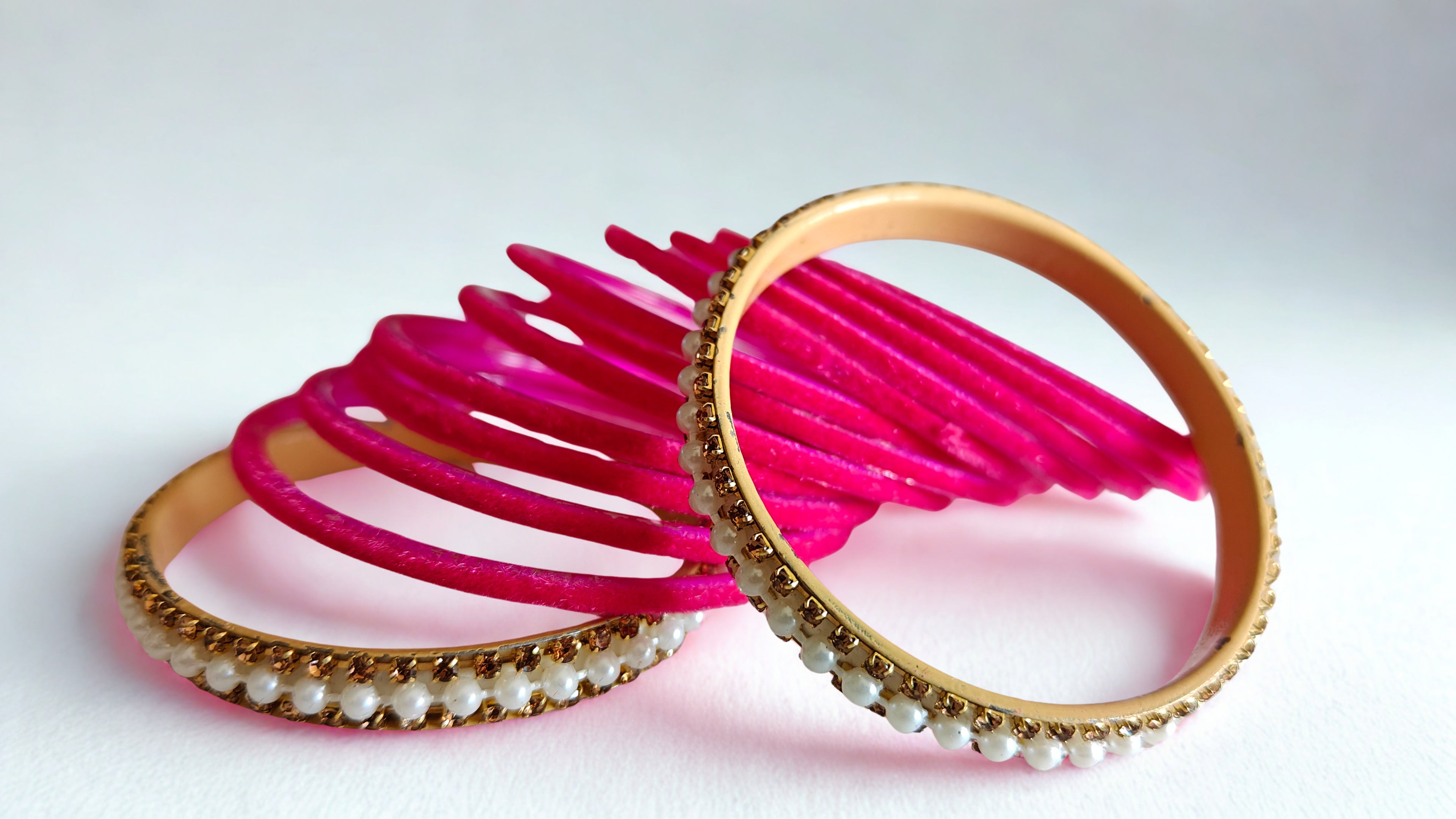 Classic Velvet Glass Bangles Set